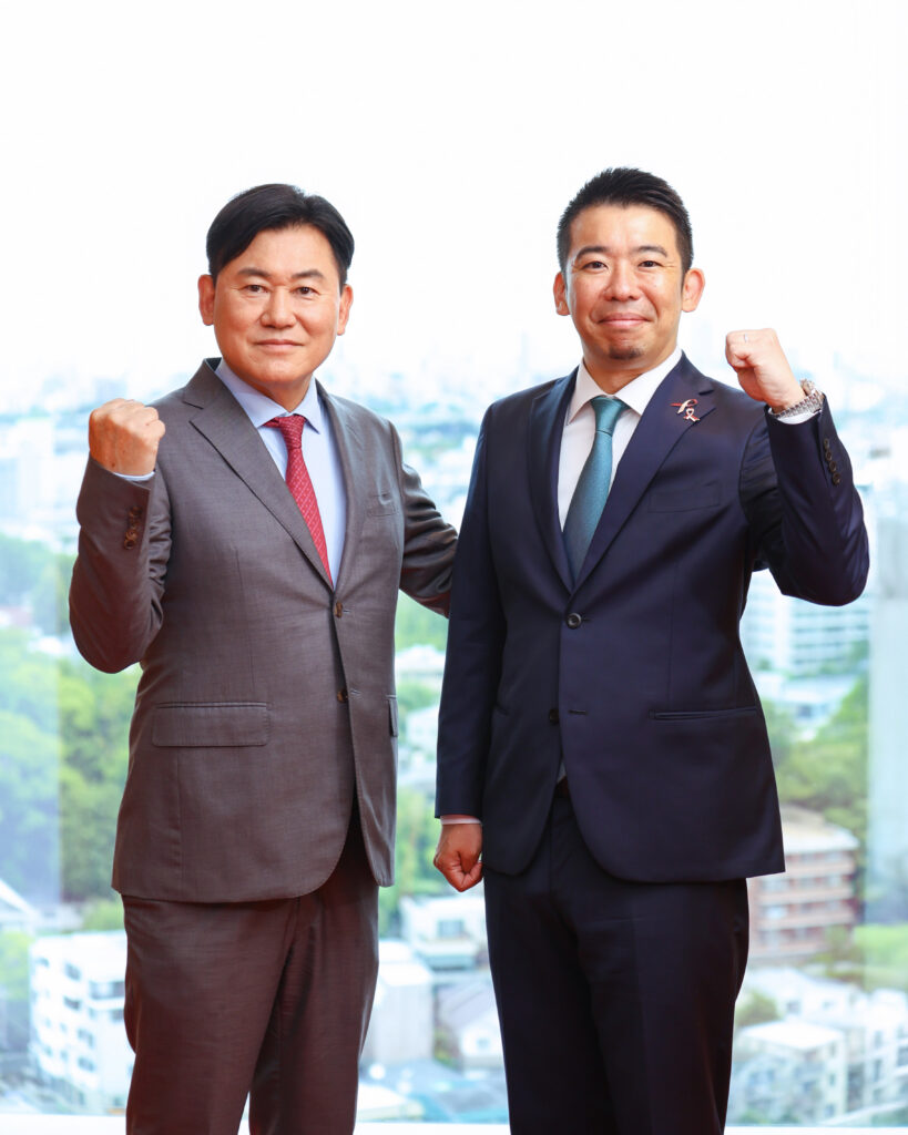 (左から)三木谷 浩史と前田 陽